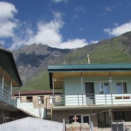 Kera Guest House Kazbegi Eksteriør billede