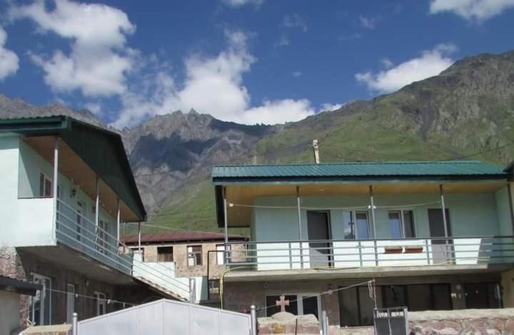 Kera Guest House Kazbegi Eksteriør billede
