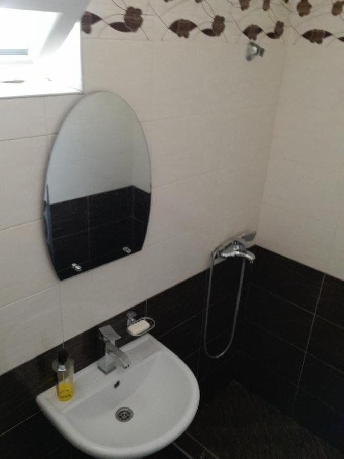 Kera Guest House Kazbegi Eksteriør billede